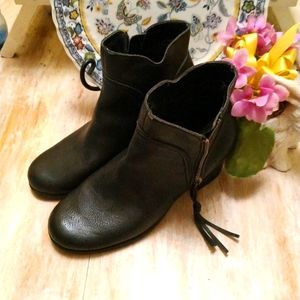 Ankle boots